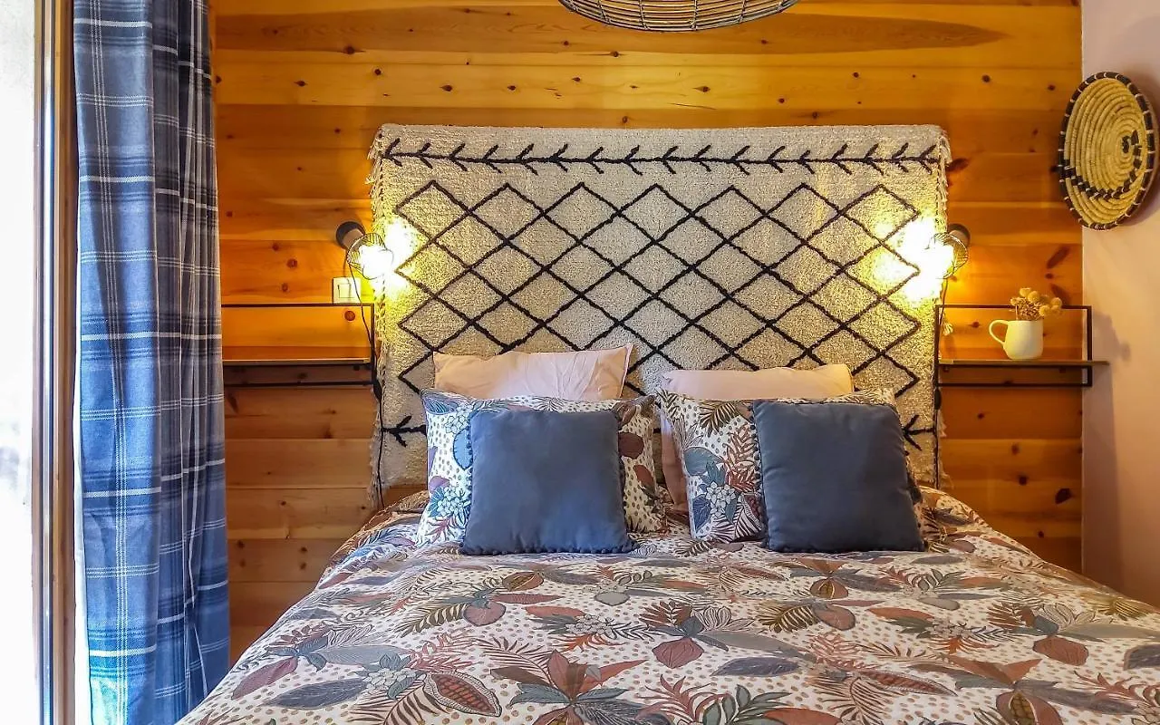 Gite Ancolie Bleue Abries Guest house