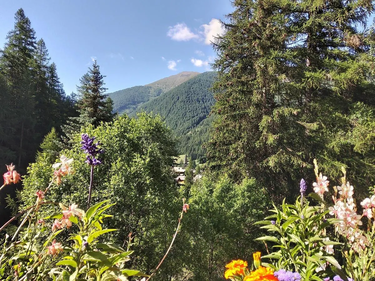 Gite Ancolie Bleue Abries Guest house